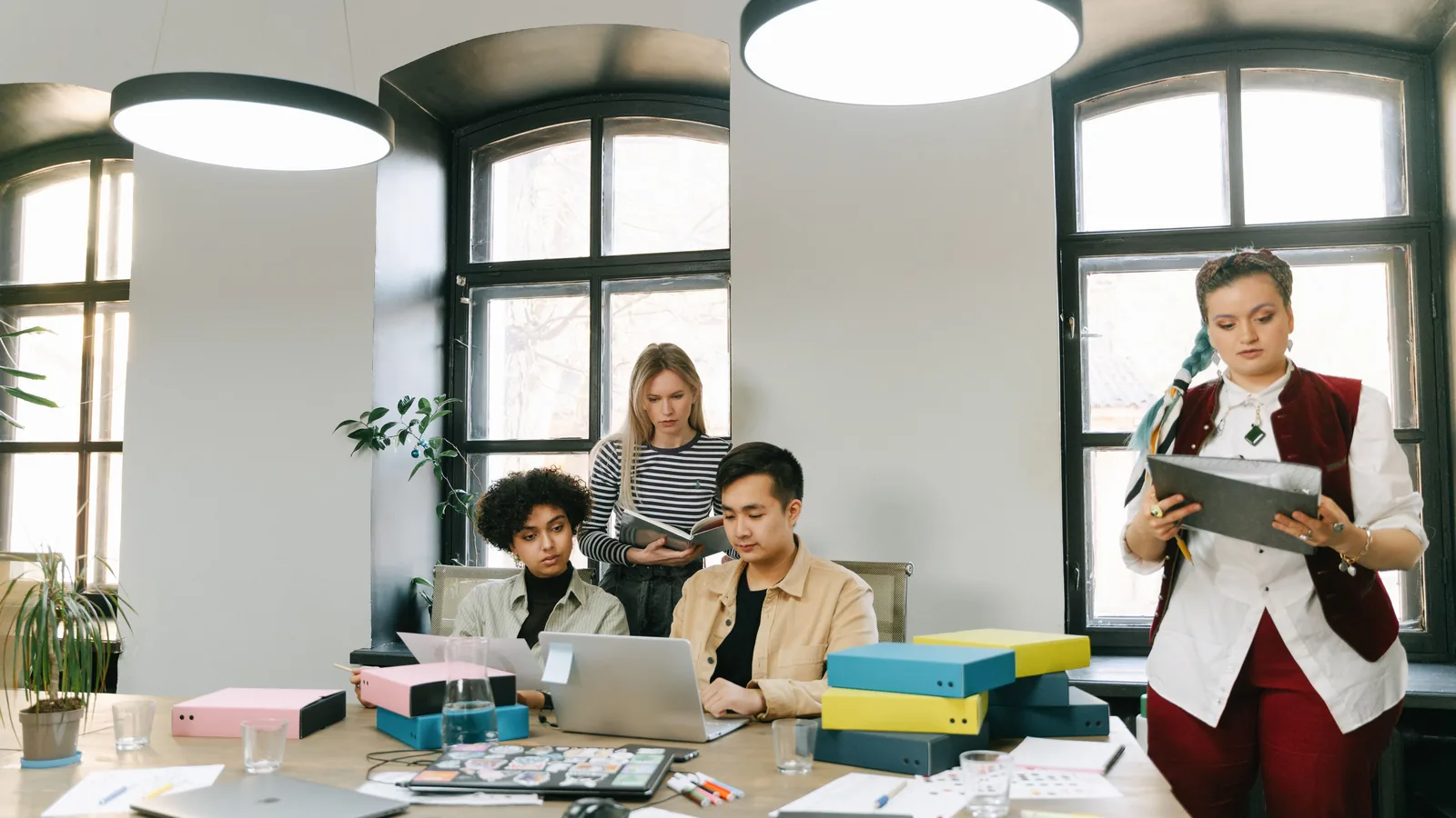 The amoneloansapp.com editorial team