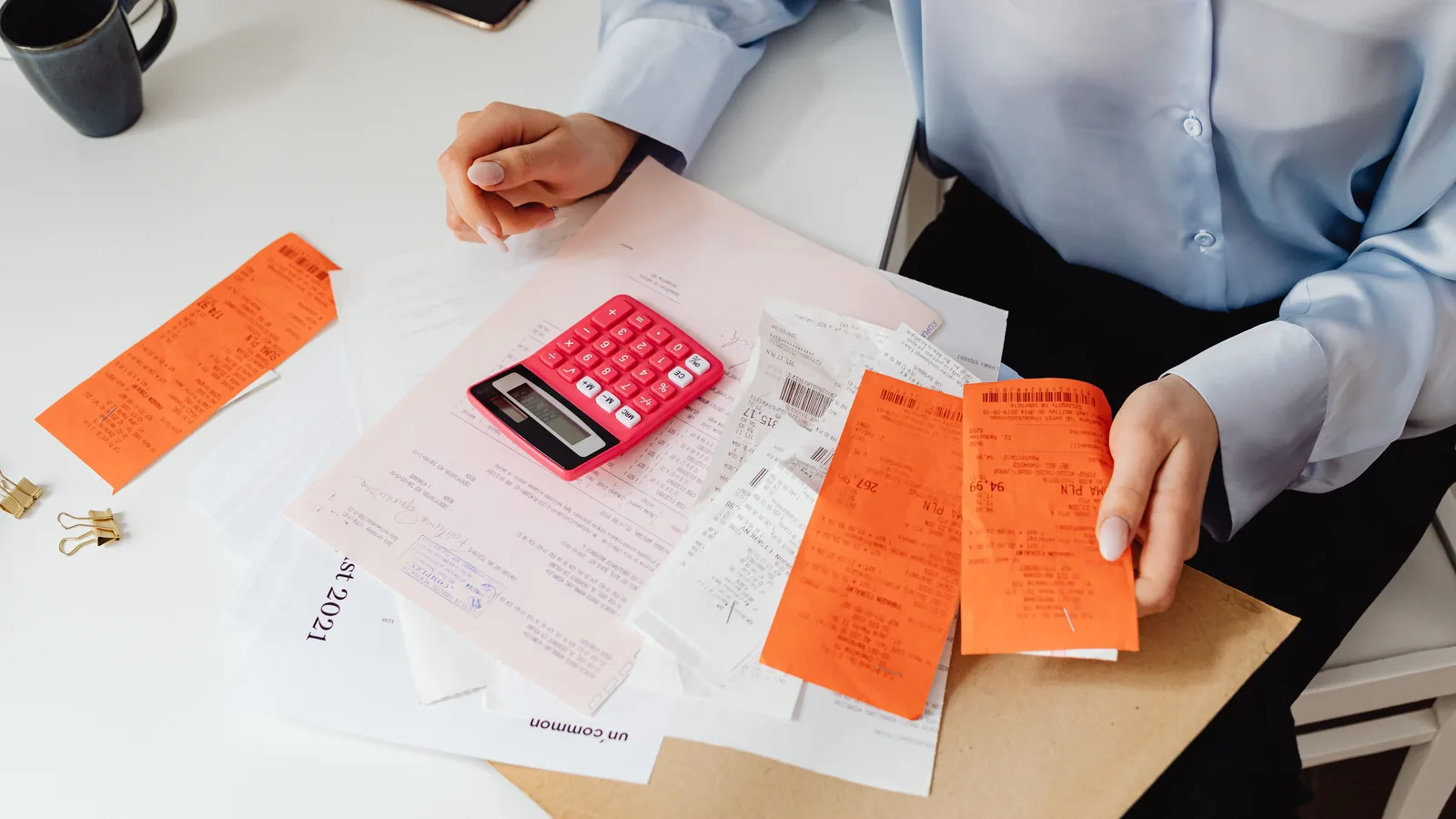 Calculator and bills for AmONE Loans debt consolidation